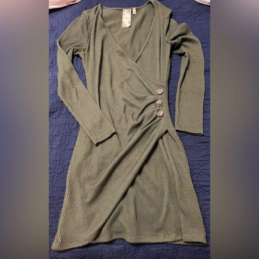Women’s olives green long sleeved wrap like dress by Blu Pepper size L